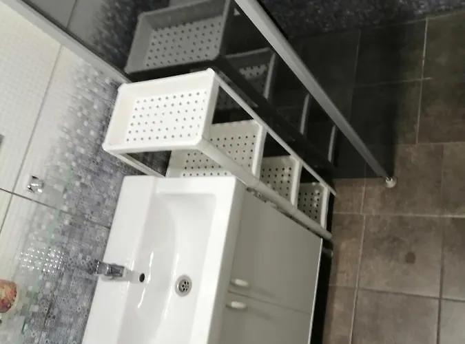 By The Park * אימטרה